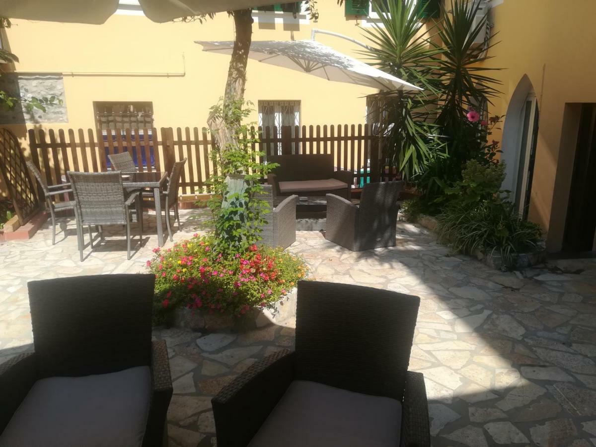 Hotel La Tavernetta Varraze Exterior foto
